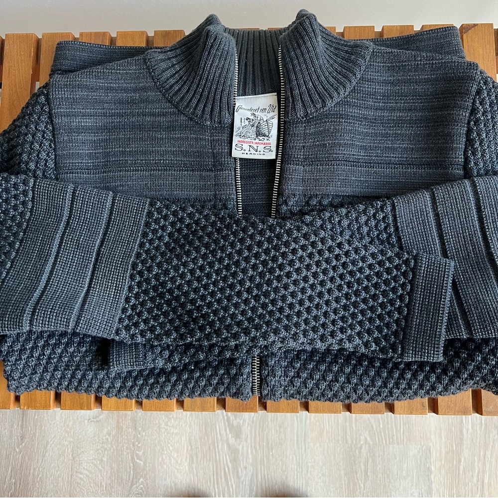 S.N.S. Herning Zip-up Fisherman Cardigan Sweater (Size XS).